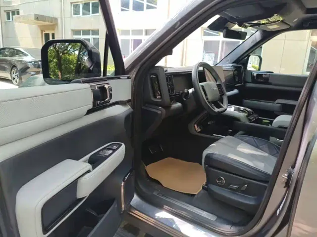 BYD FangChengBao Leopard 5 — Фото автомобиля 15