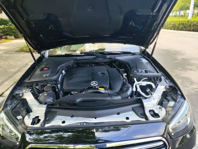 Mercedes-Benz E-Class — Фото автомобиля 19