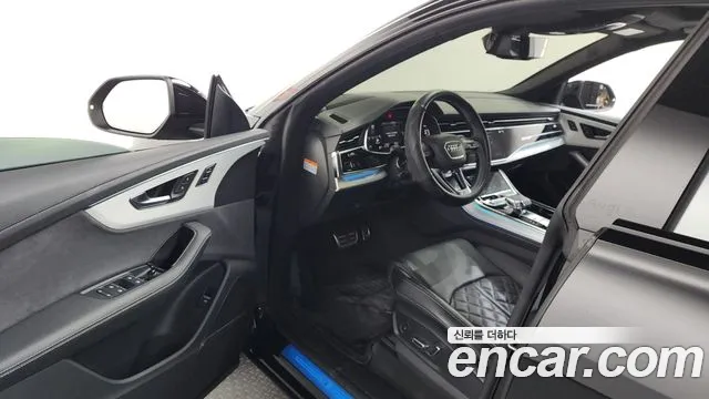 Audi Q8 55 TFSI quattro Premium — Фото автомобиля 10