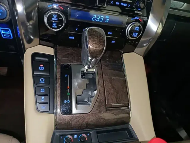 Toyota Alphard — Фото автомобиля 13