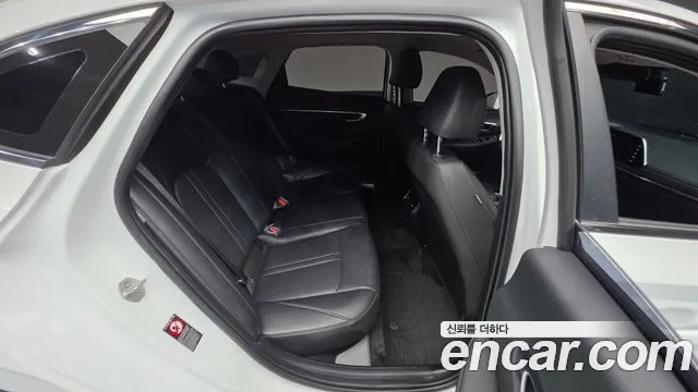 Hyundai Sonata Sonata (DN8) 2.0 LPG(Для проката) — Фото автомобиля 18