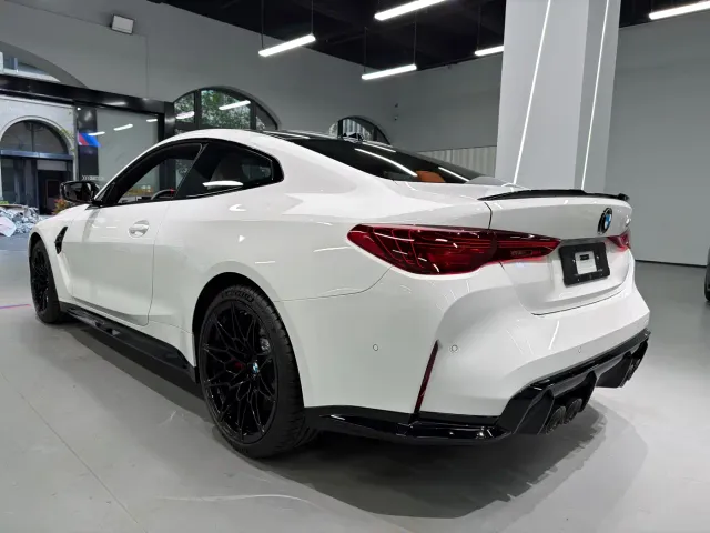 BMW M4 — Фото автомобиля 4