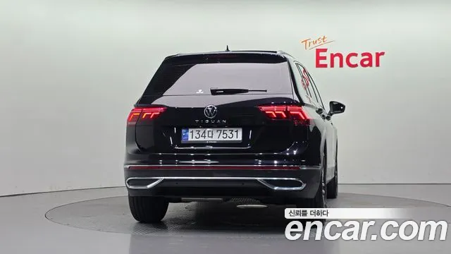 Volkswagen Tiguan Tiguan 2 поколение 2.0 TDI Prestige — Фото автомобиля 4