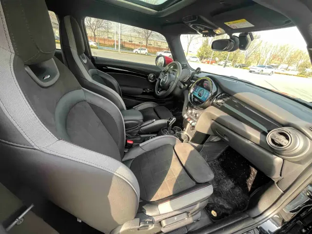 MINI Hatch — Фото автомобиля 13