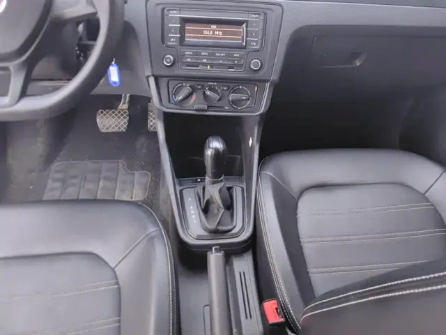 Volkswagen Santana — Фото автомобиля 16