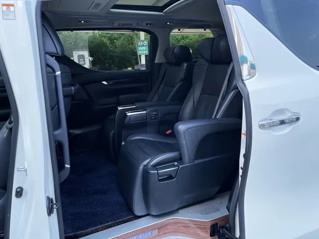 Toyota Vellfire — Фото автомобиля 9