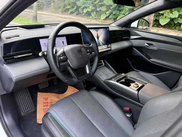 BYD Qin L — Фото автомобиля 16