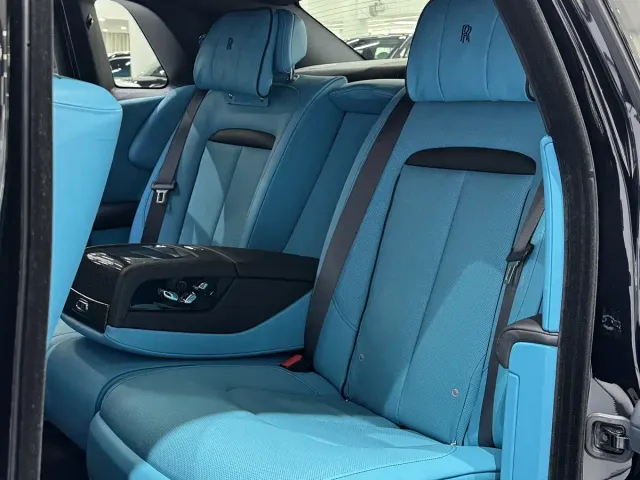 Rolls-Royce Ghost — Фото автомобиля 17