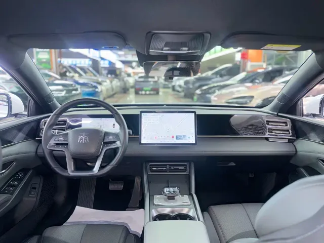 BYD Qin L — Фото автомобиля 9