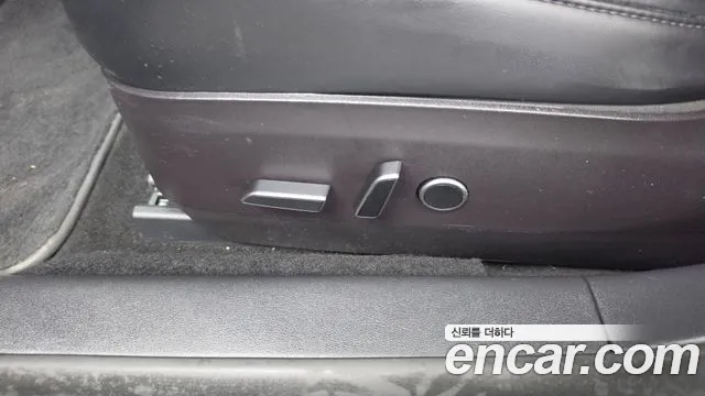 Tesla Model 3 — Фото автомобиля 30