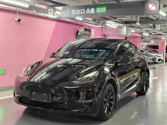 Фотография автомобиля — Tesla Model Y