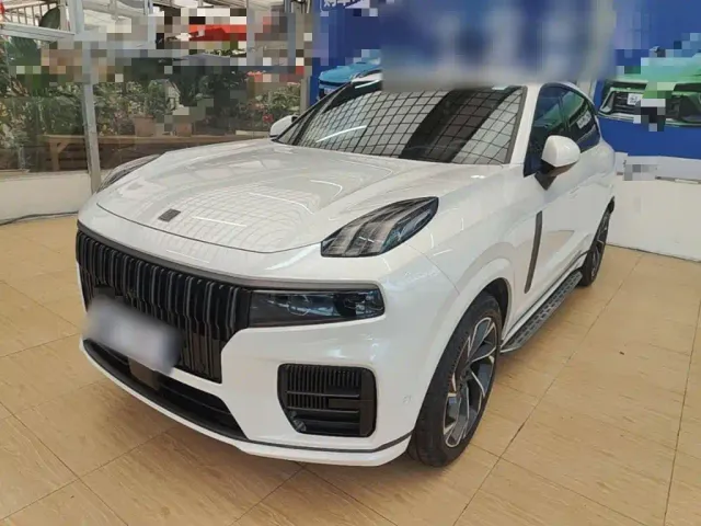 Фотография автомобиля — Lynk & Co 09