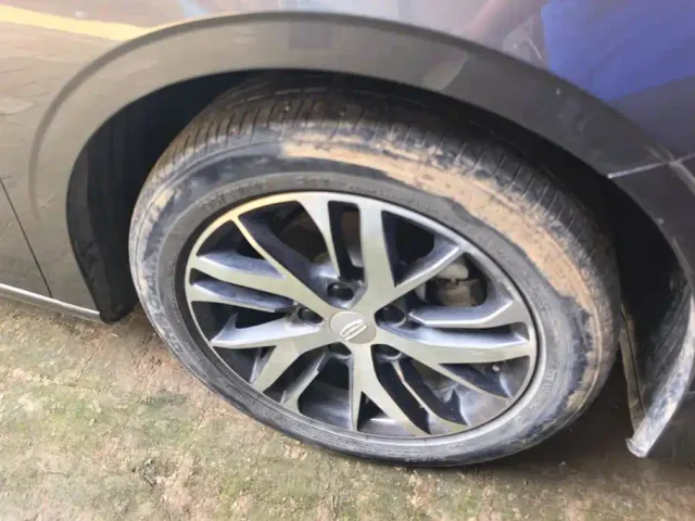 Geely Emgrand — Фото автомобиля 6