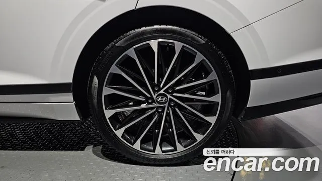 Hyundai Grandeur GN7 — Фото автомобиля 6