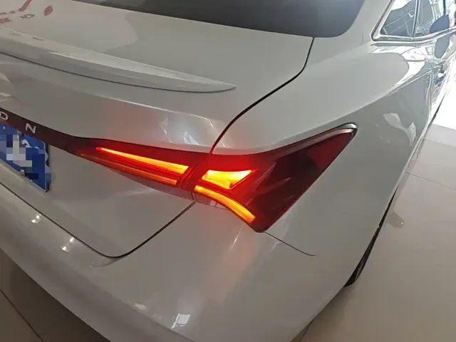 Toyota Avalon — Фото автомобиля 7