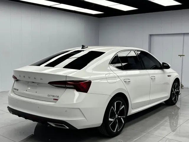 Skoda Octavia — Фото автомобиля 4