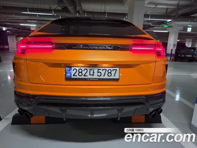 Lamborghini Urus — Фото автомобиля 2