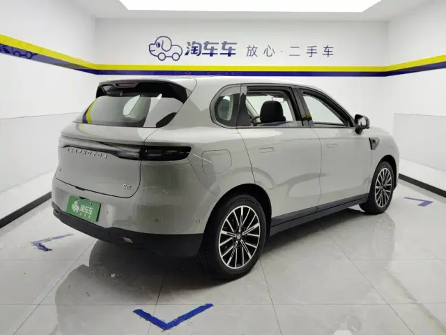 Leapmotor B10 — Фото автомобиля 3