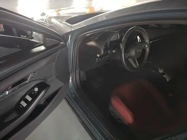 Mazda Axela — Фото автомобиля 15