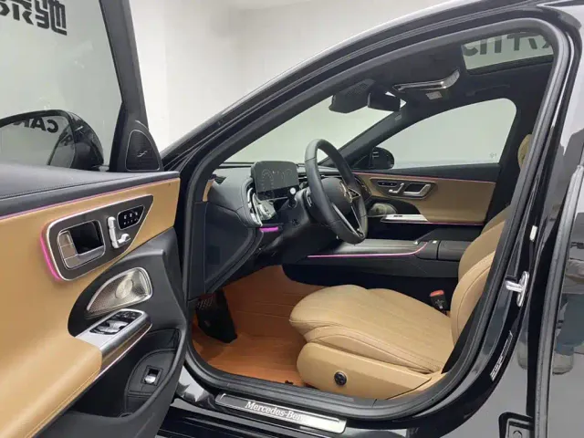 Mercedes-Benz E-Class — Фото автомобиля 17