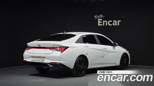Hyundai Avante CN7 — Фото автомобиля 2