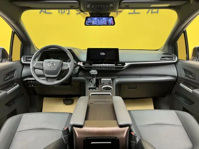 Toyota Granvia — Фото автомобиля 4