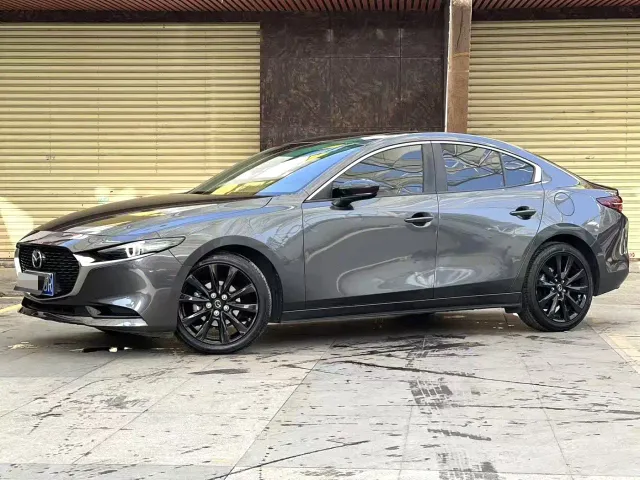 Mazda Axela — Фото автомобиля 2