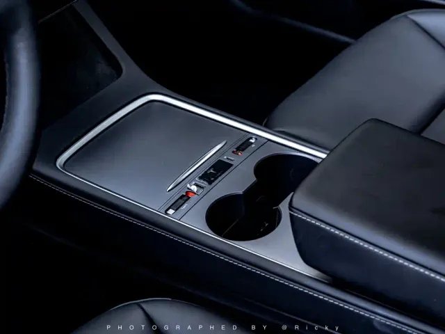 Tesla Model 3 — Фото автомобиля 11