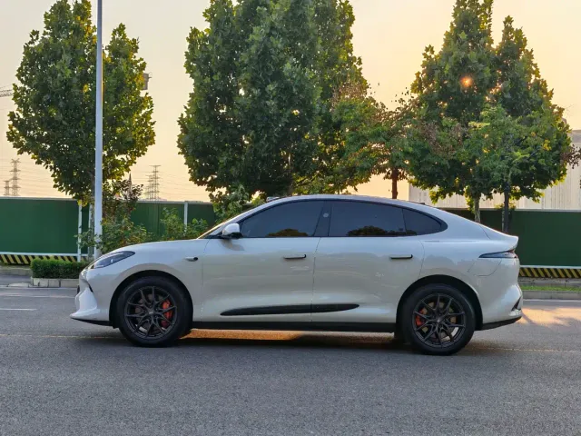 IM Motors LS6 — Фото автомобиля 14