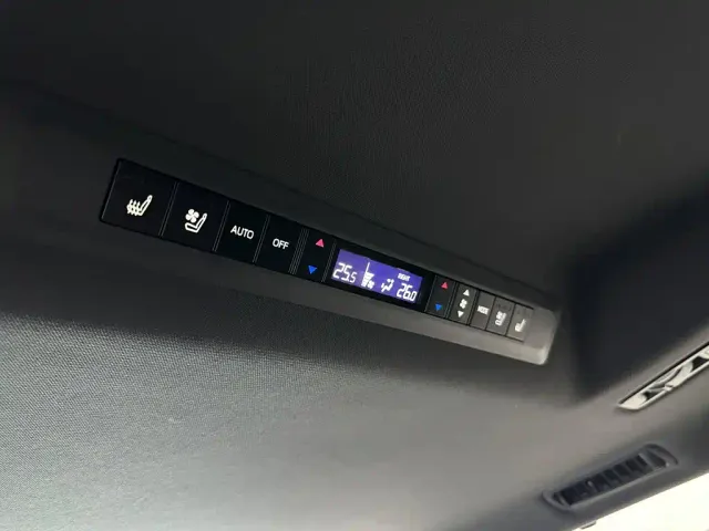 Toyota Sienna — Фото автомобиля 19