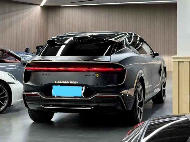 Lotus Eletre — Фото автомобиля 4