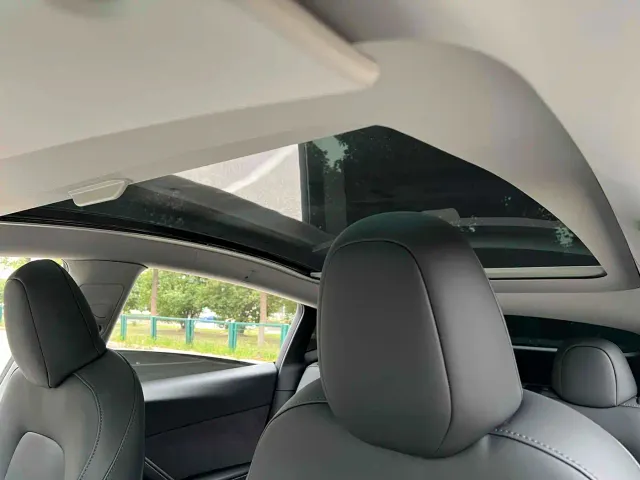 Tesla Model Y — Фото автомобиля 16