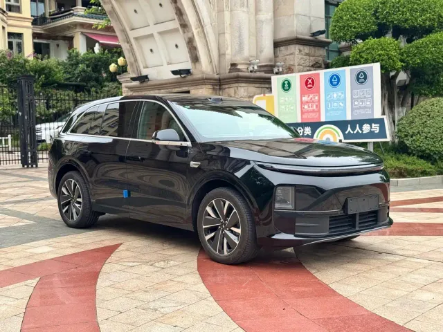 Li Auto L6 — Фото автомобиля 3
