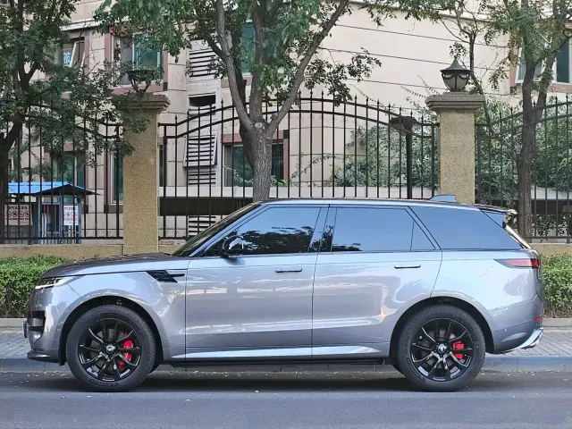 Land Rover Range Rover Sport — Фото автомобиля 2