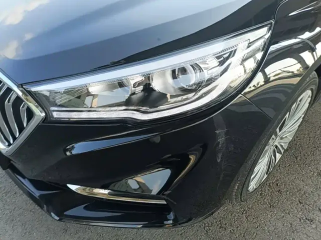 Hongqi H5 — Фото автомобиля 23