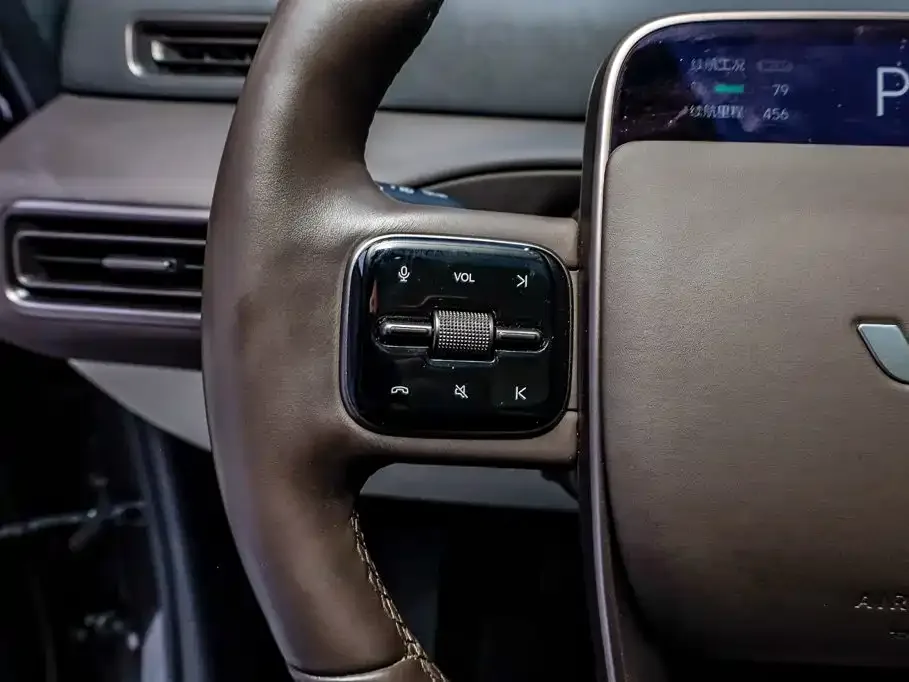 Li Auto Li Auto MEGA 2024 Ultra — Фото автомобиля 15