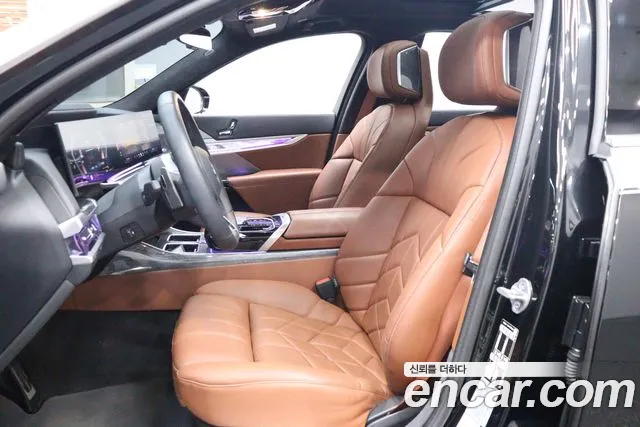 BMW 7 Series G70 — Фото автомобиля 6