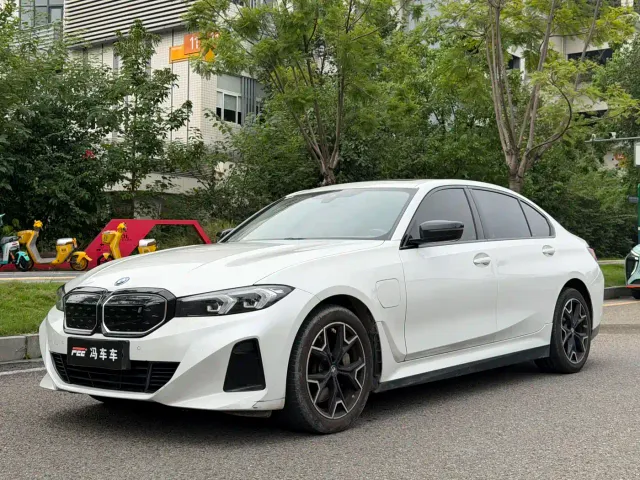 BMW i3 — Фото автомобиля 4