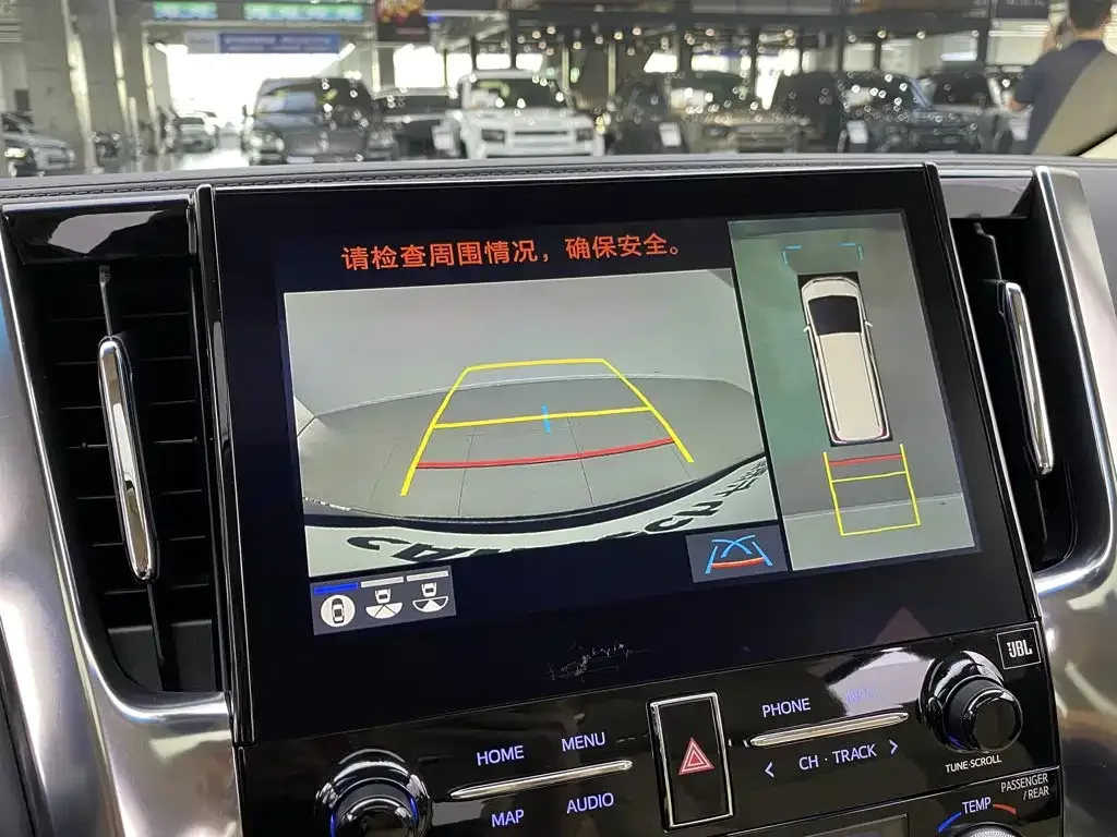 Toyota Alphard 2021 Hybrid 2.5L Luxury — Фото автомобиля 25