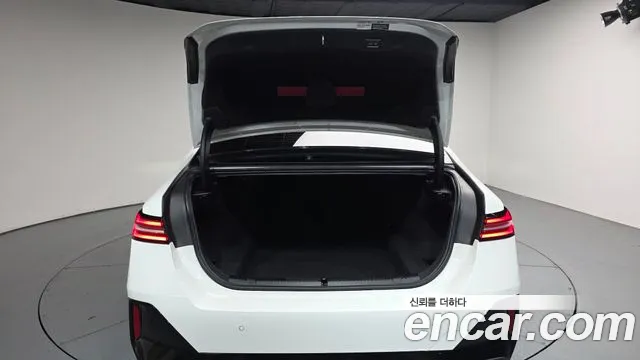 BMW 5-Series 5 серия (G60) 523d xDrive M Sport — Фото автомобиля 6