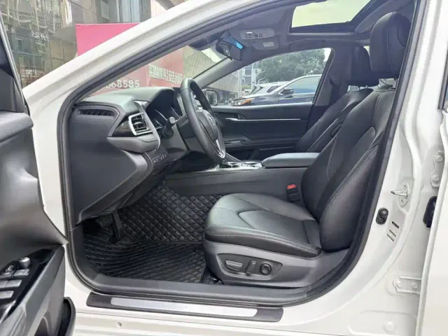 Toyota Camry — Фото автомобиля 17