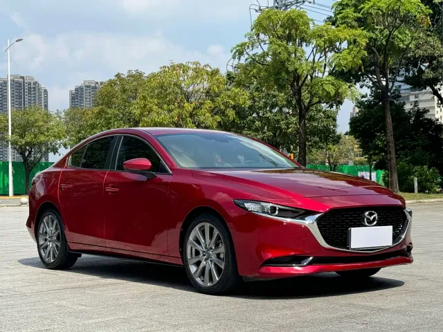 Mazda Axela — Фото автомобиля 3