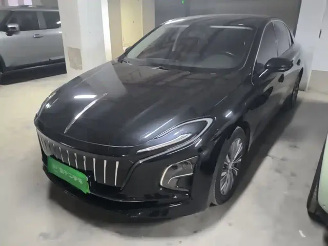 Фотография автомобиля — Hongqi E-QM5