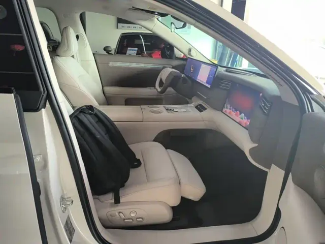 IM Motors LS6 — Фото автомобиля 24