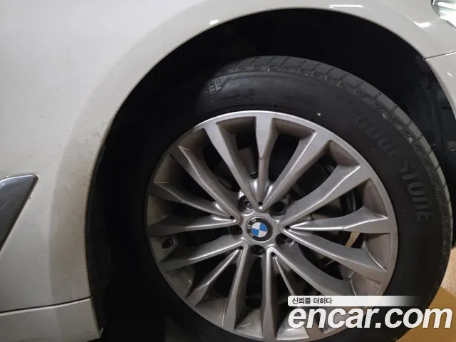 BMW 5 Series G30 — Фото автомобиля 4
