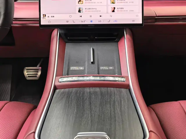 Luxeed S7 — Фото автомобиля 10
