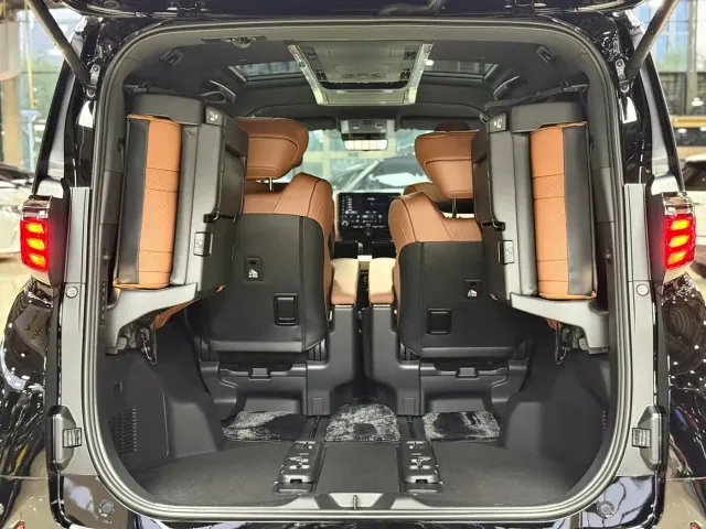 Toyota Alphard — Фото автомобиля 23