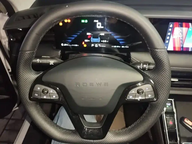 Roewe i5 — Фото автомобиля 10