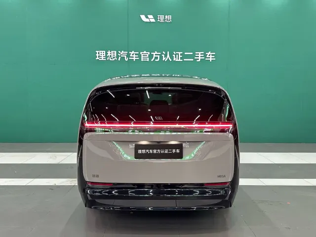 Li Auto MEGA — Фото автомобиля 9