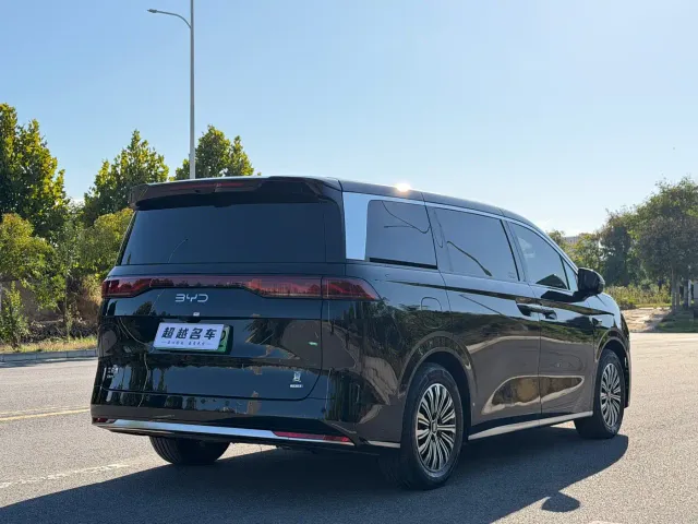 BYD Xia — Фото автомобиля 7